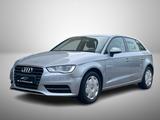 Audi A3 Sportback attraction PDC SHZ KLIMA - Audi A3: Sportback Attraction