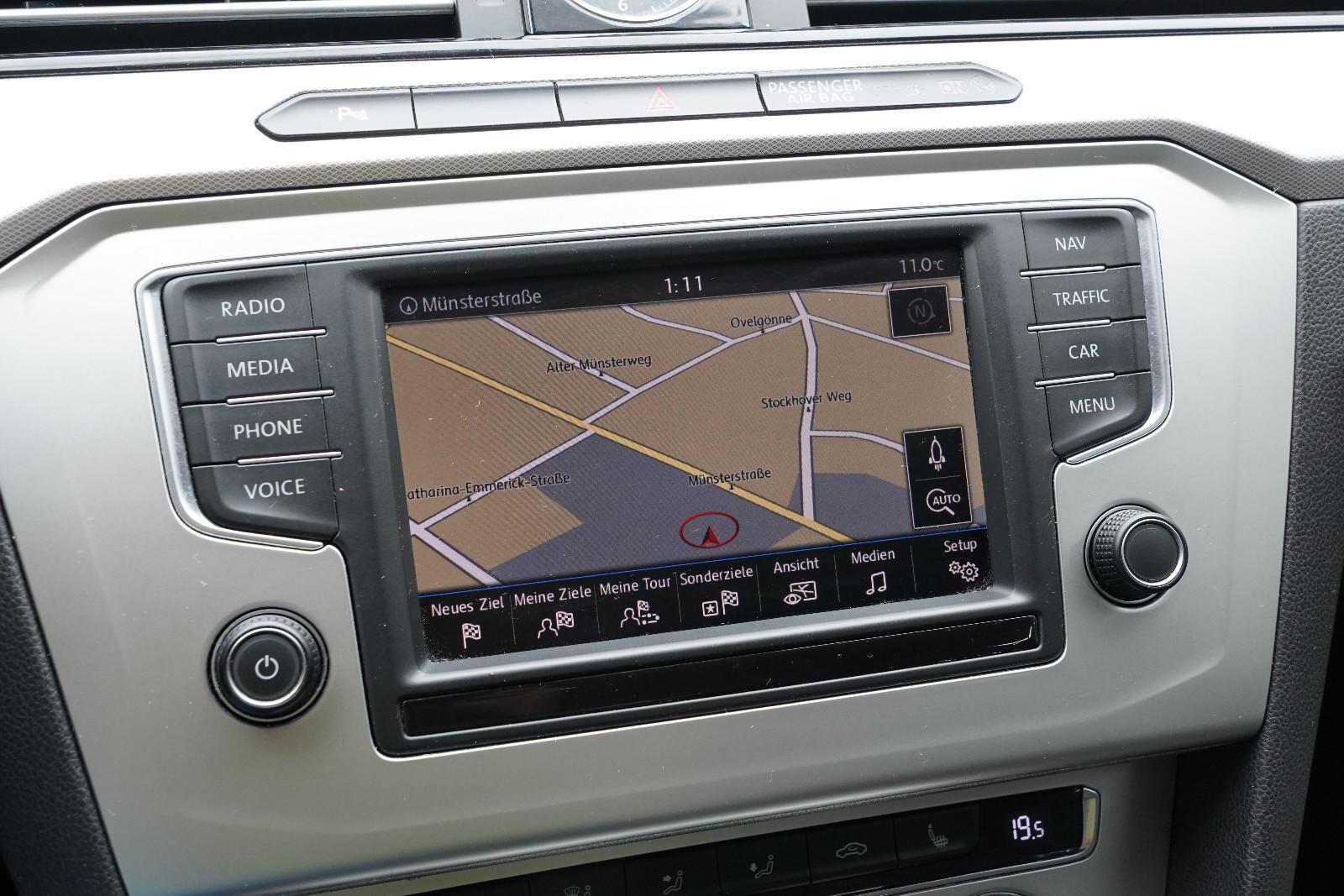 Volkswagen Passat Lim. 1.4 SHZ NAVI GJR Keyless PDC