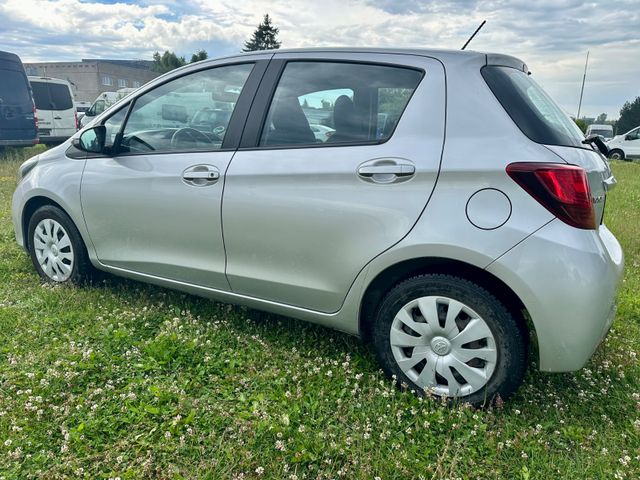 Toyota Yaris Comfort — Bild 2