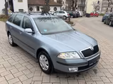 Skoda Octavia Combi 1.6 Elegance NAVI+LEDER+SHZ+PDC+SD - Skoda Octavia aus 2005: Kombi