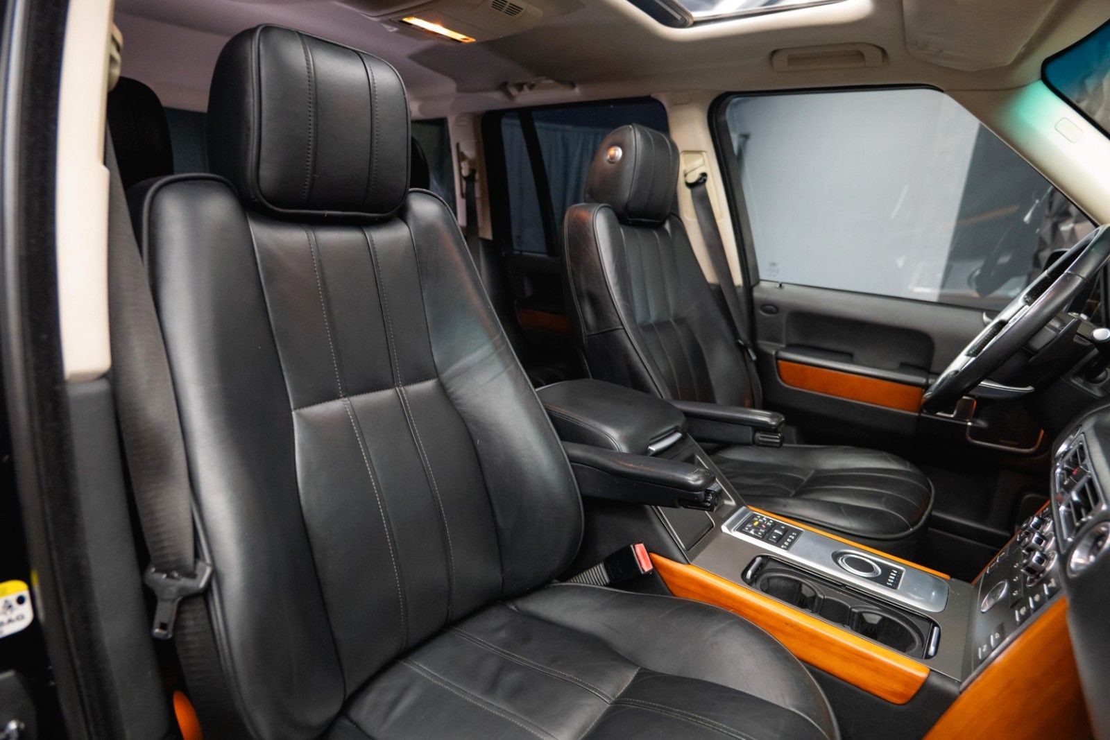 Fahrzeugabbildung Land Rover Range Rover V8 4.4 TD Vogue | Turbo + TÜV NEU