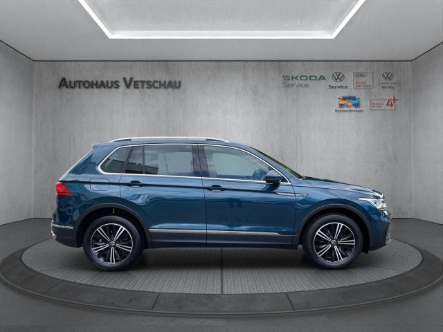 Tiguan Elegance 2.0 TDI DSG Sportpaket Bluetooth