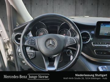 Mercedes V 220 - 12