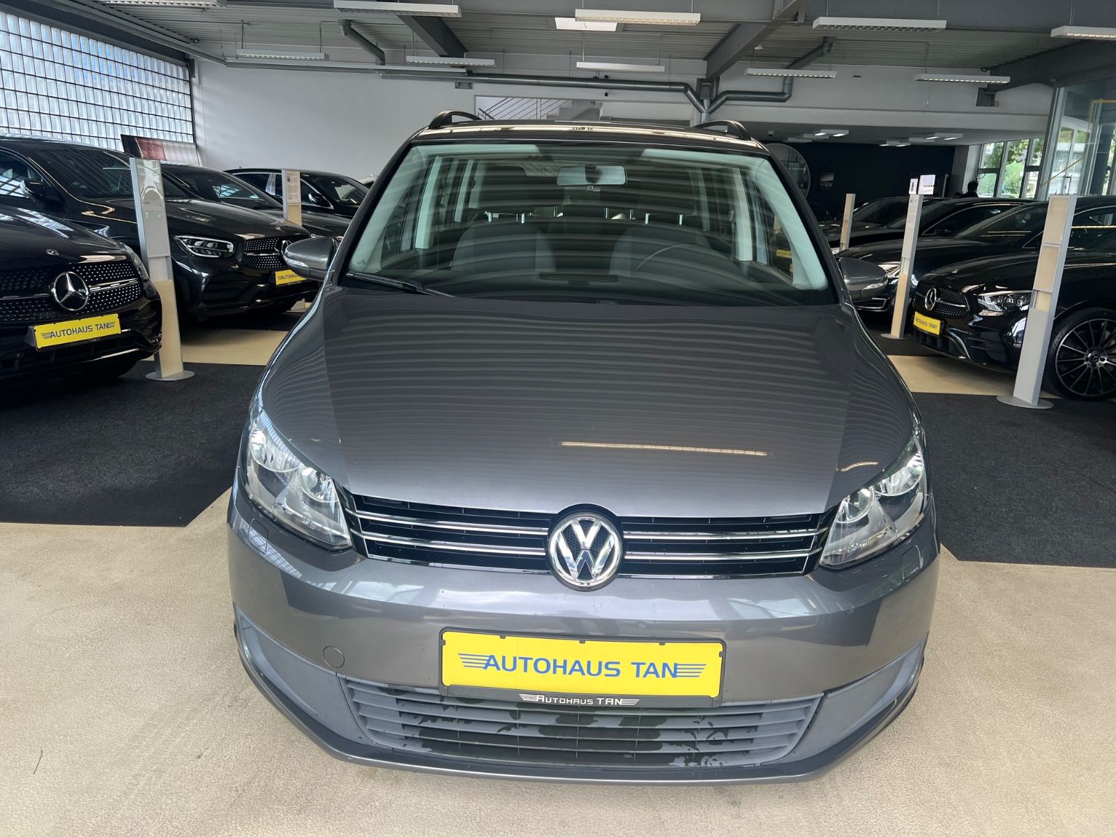Fahrzeugabbildung Volkswagen Touran 1.6 TDI * 7.SITZER * SITZHEIZUNG *