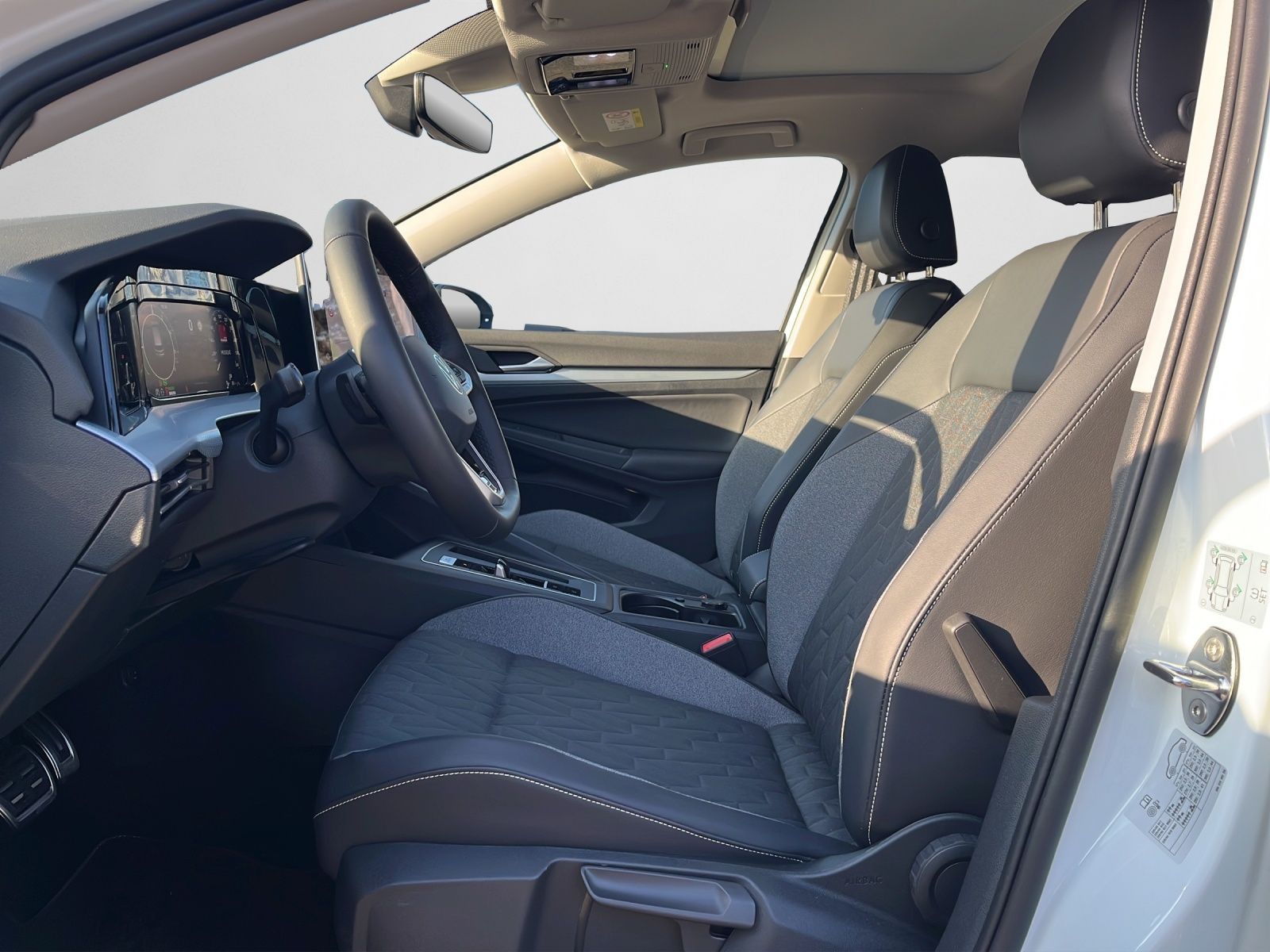 Volkswagen Golf - Bild 11