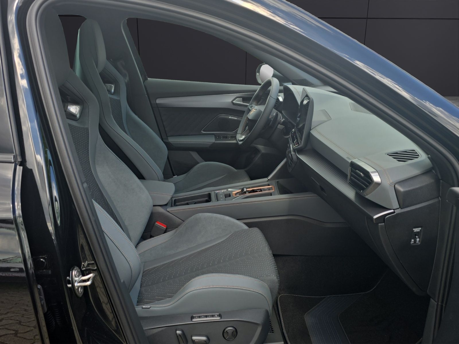 Fahrzeugabbildung CUPRA Formentor VZ5 MATRIX KESSY PANORAMADACH