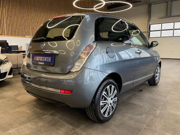 Lancia Ypsilon 1.4 8V Oro *KLIMAAUT.*2.HD*TÜV 062027*