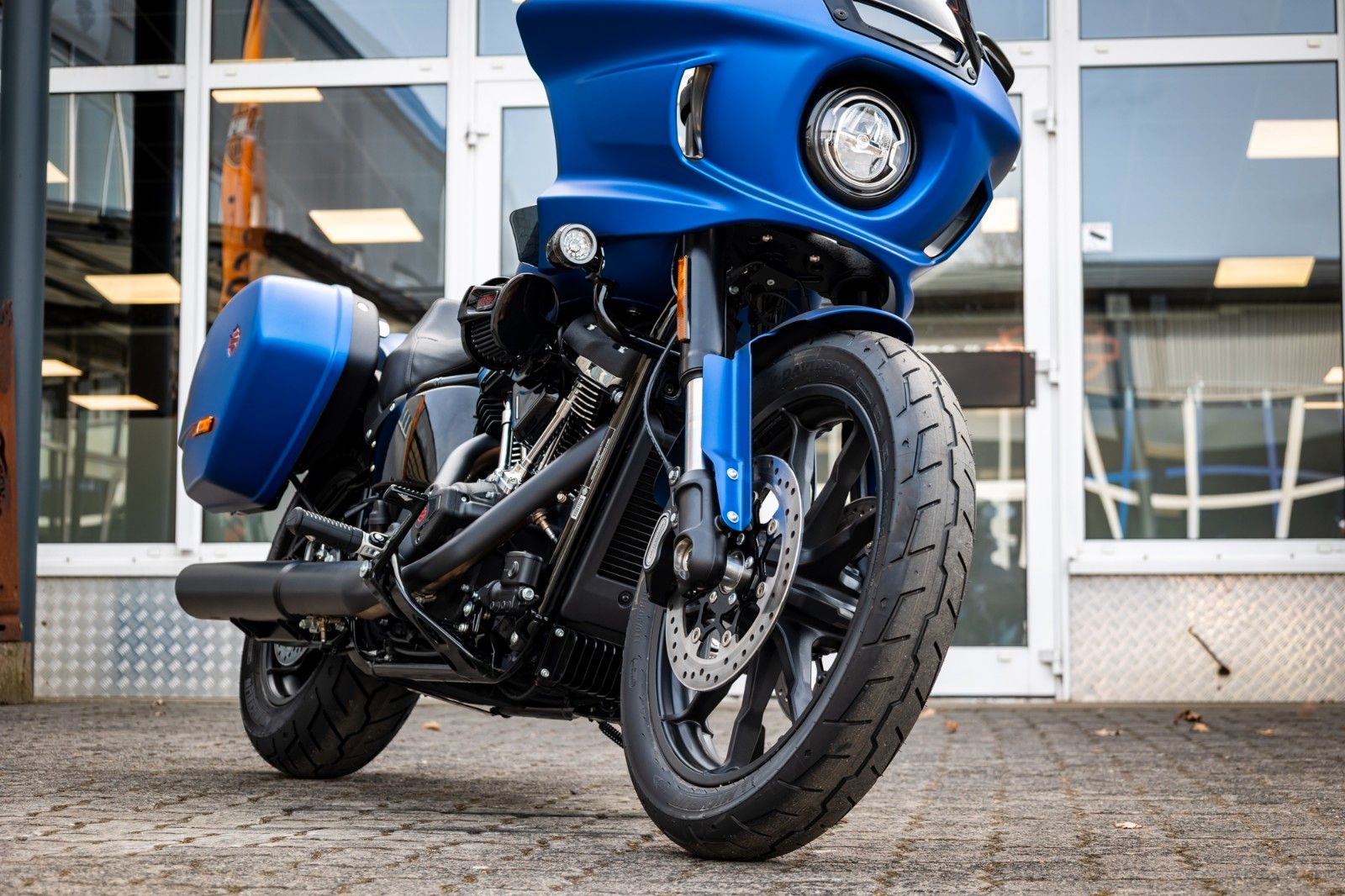 Fahrzeugabbildung Harley-Davidson FXLRST LOW RIDER ST 117 MY26