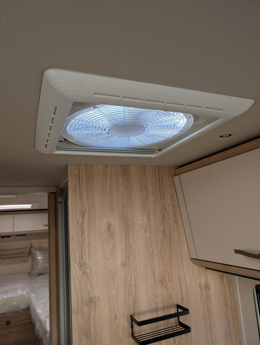 Fahrzeugabbildung Eura Mobil Integra Line IL 720 EB SAT, SOLAR, LUFTFEDERUNG