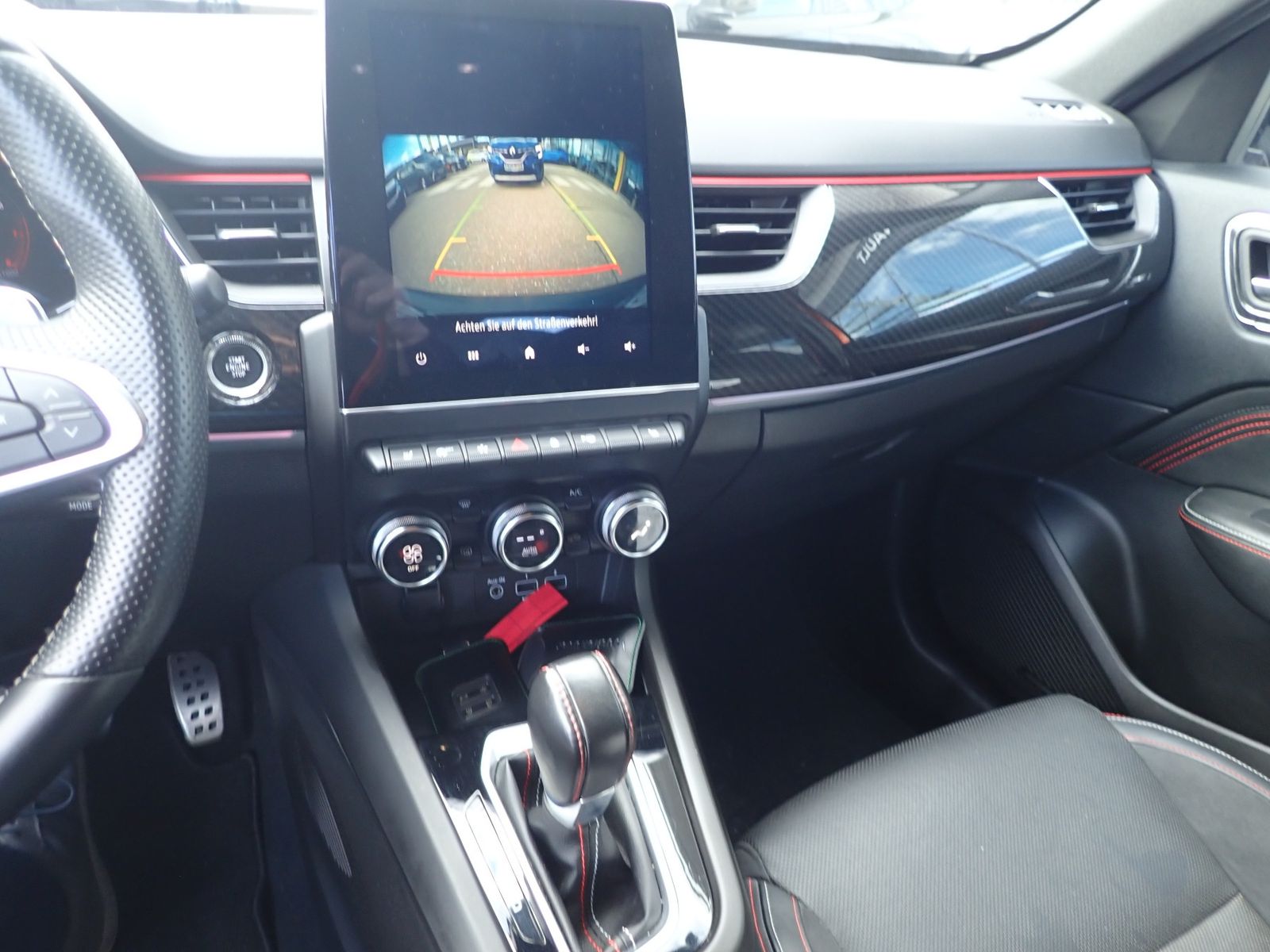 Fahrzeugabbildung Renault Arkana TCe 140 EDC R.S.LINE/AUTOMATIK/NAVI/BOSE/
