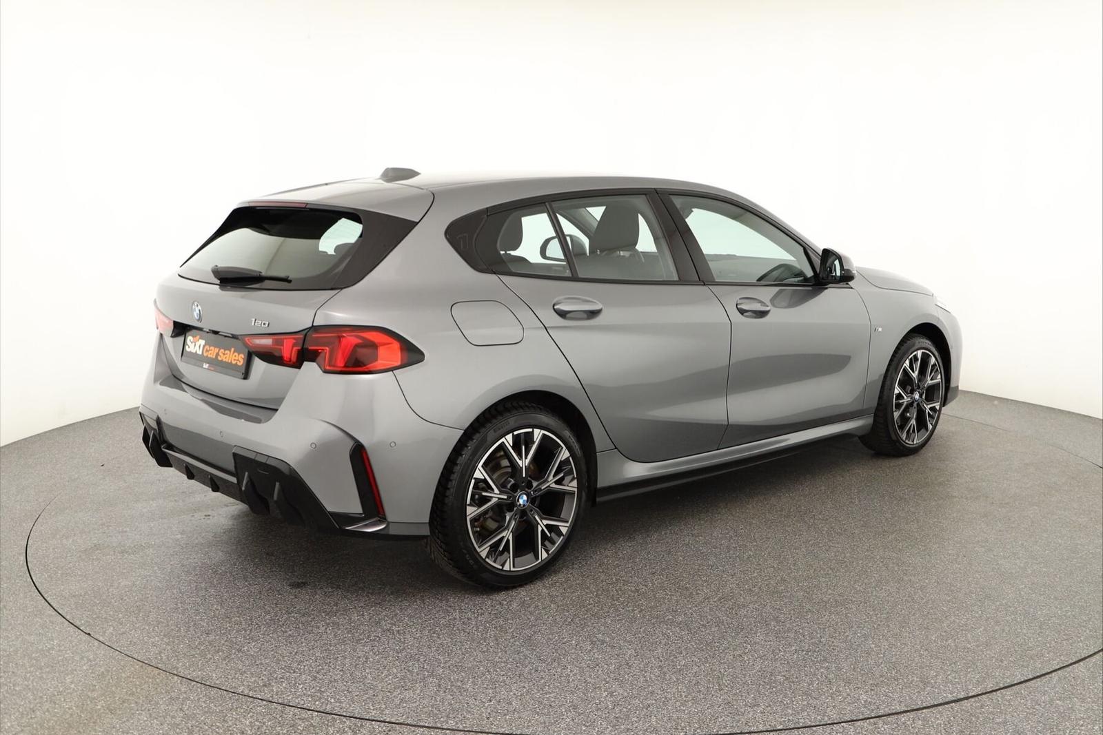 BMW 1 Series i M Sport Design NAV SHZG ParkAss+RFK Alarm, миниатюра 6