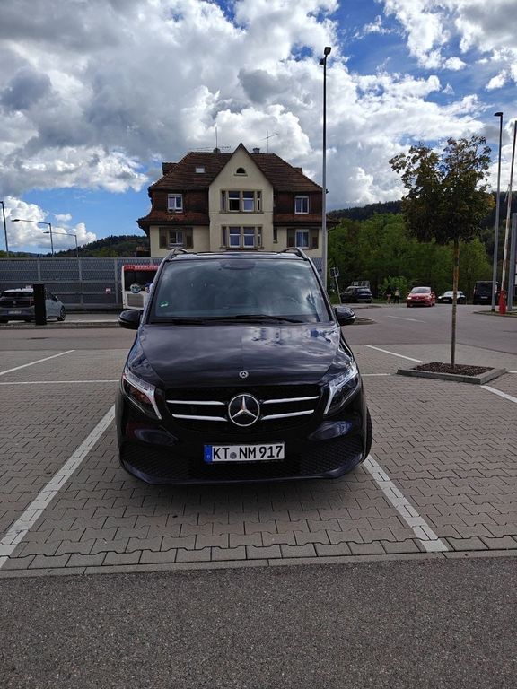 Image of Mercedes-Benz V 220