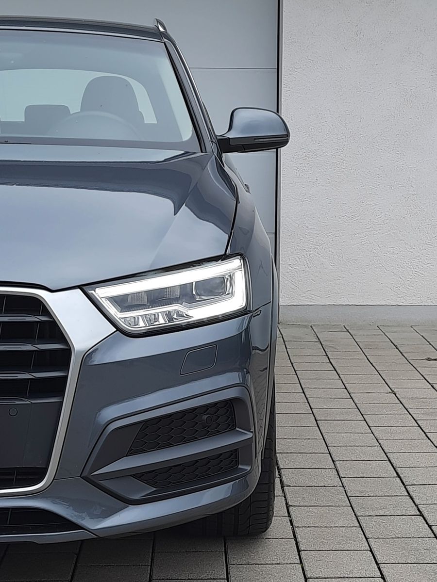 AUDI Q3 2.0 TFSI quattro DSG/LED/Kam/AhK/Leder/19"