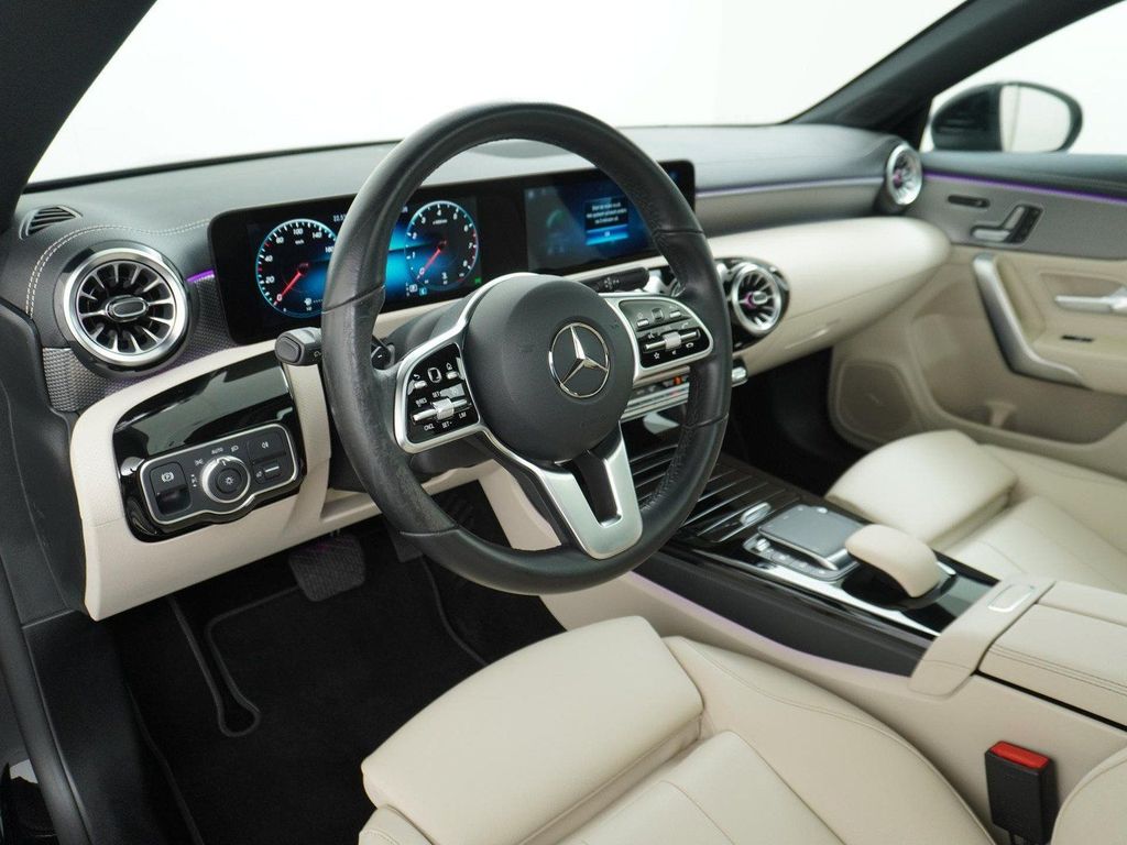 Mercedes-Benz CLA 200 Shooting Brake Business Solution Luxury