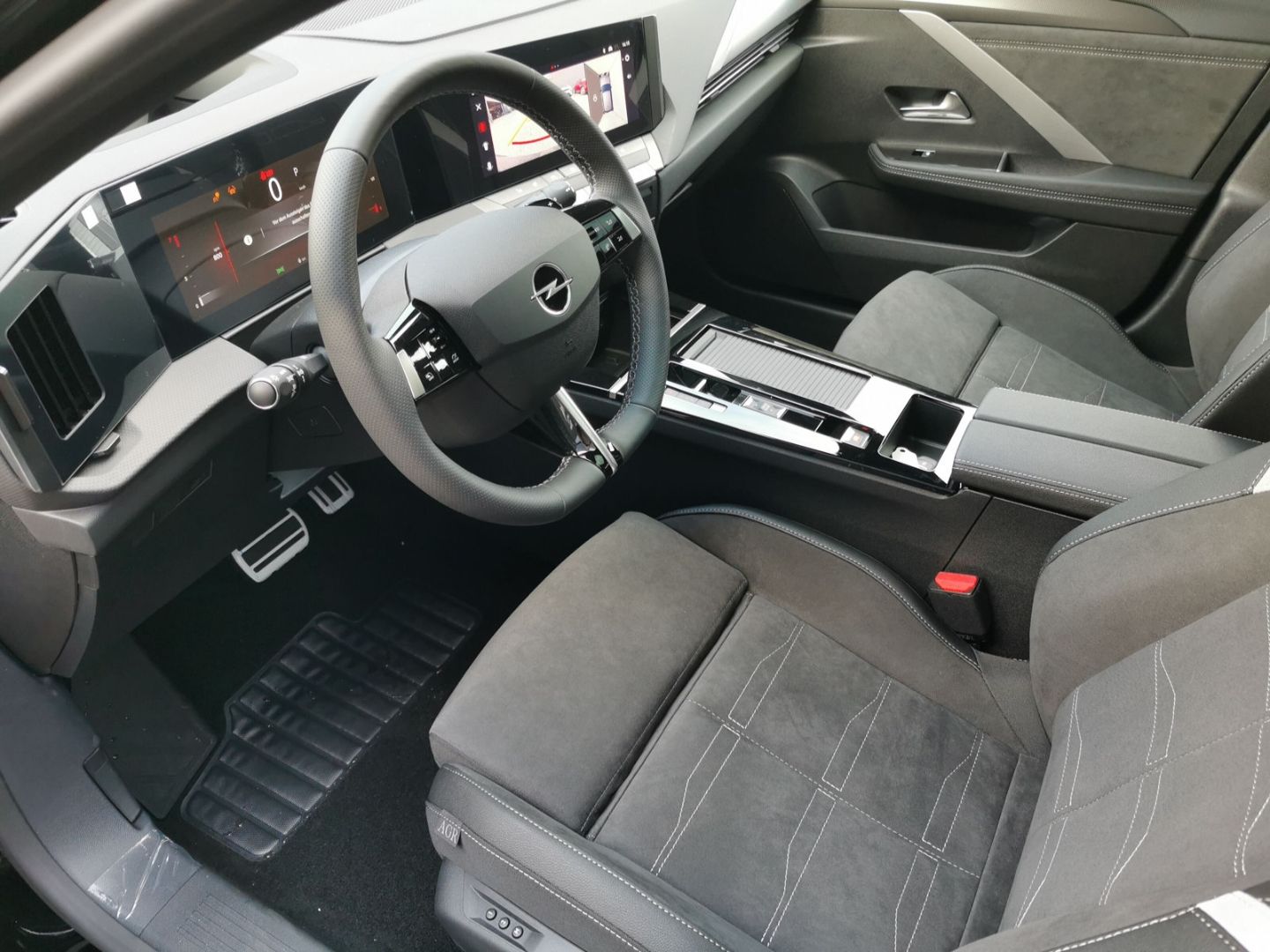 Fahrzeugabbildung Opel Astra Ultimate HUD Panorama Navi Memory Sitz SHZ