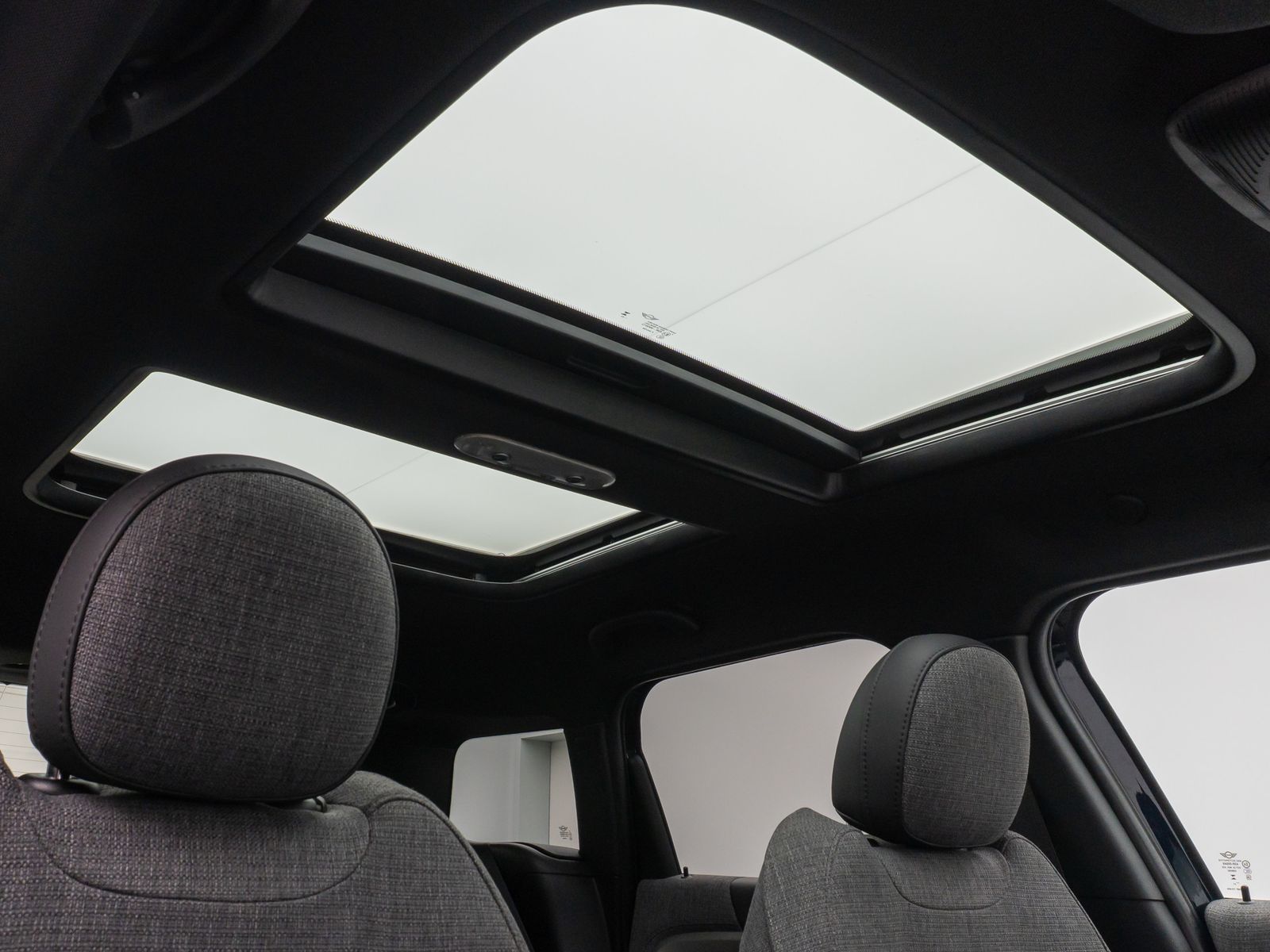 Fahrzeugabbildung MINI Cooper Countryman HUD Panorama Kamera Sportsitze