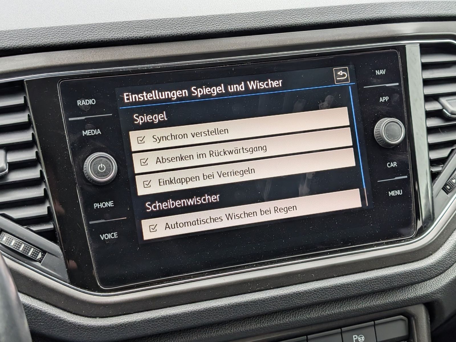 VW T-Roc 2.0 TDI Style Automatik Navi ACC – Bild 29