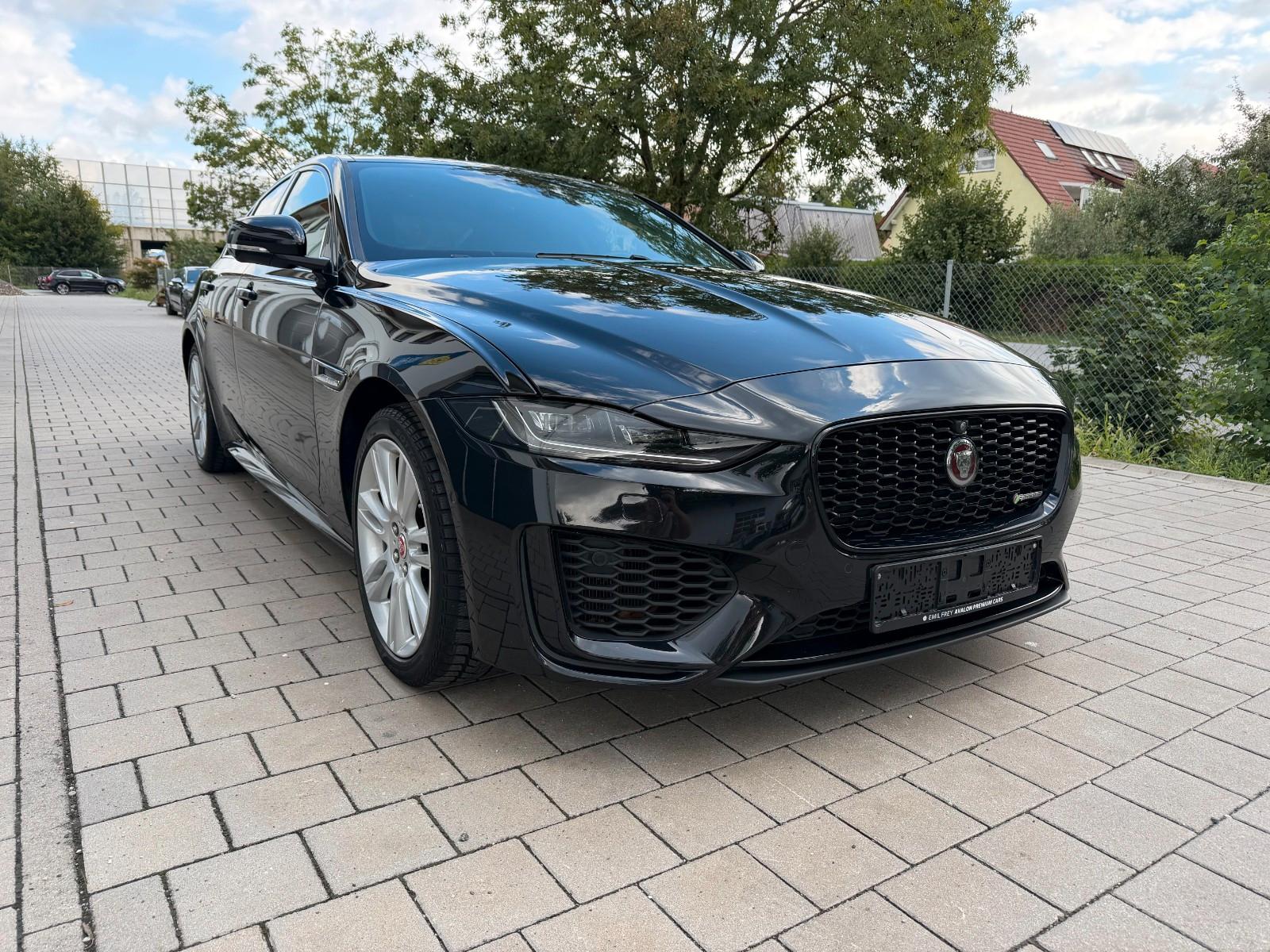 Jaguar XE R-Dynamic Black AWD Pano 360° Meridian