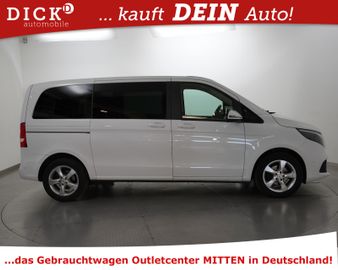 Mercedes V 220 - 2