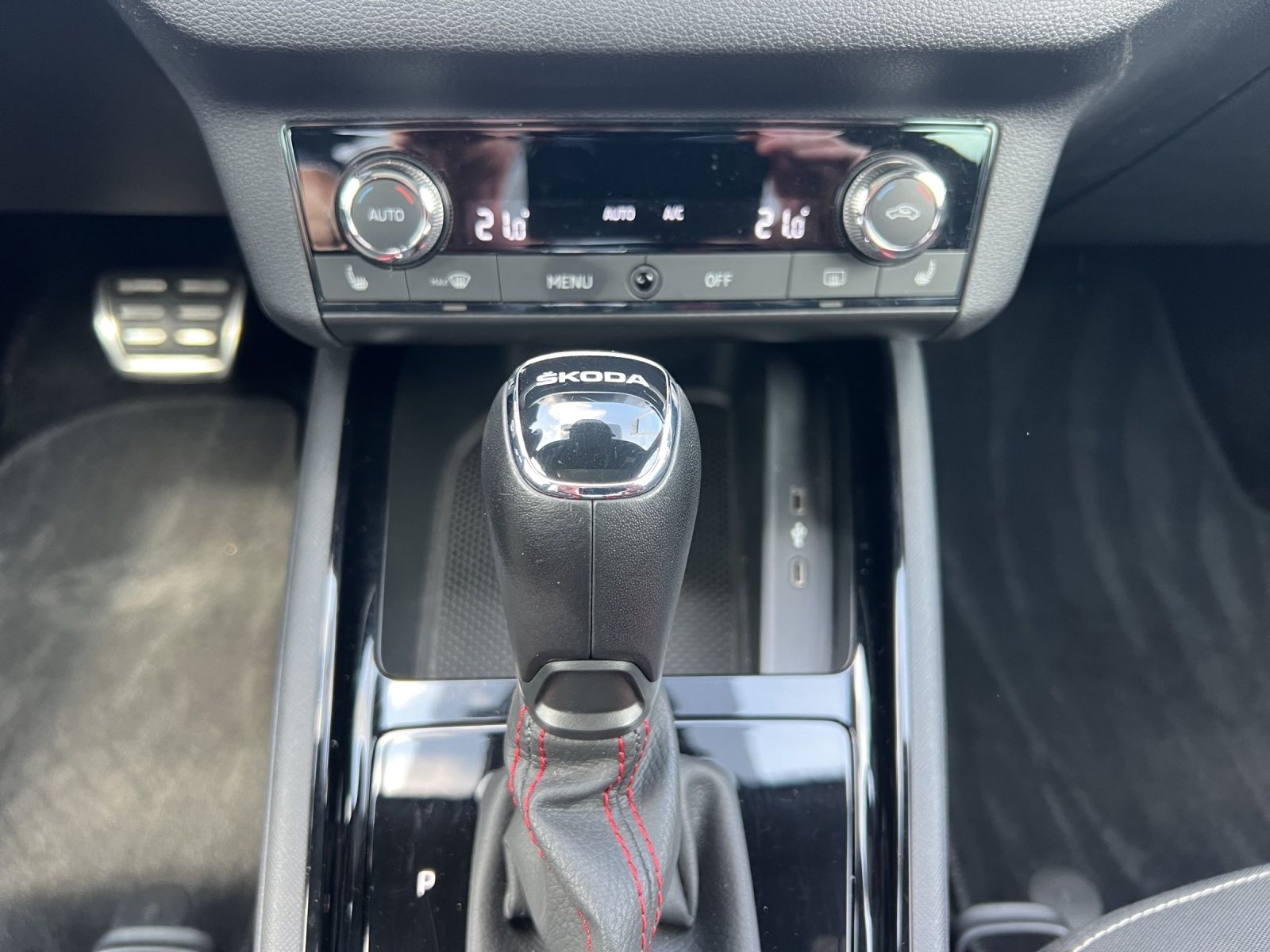 Fahrzeugabbildung SKODA Kamiq Monte Carlo TSI LED ACC PANO SHZ KAMERA KL