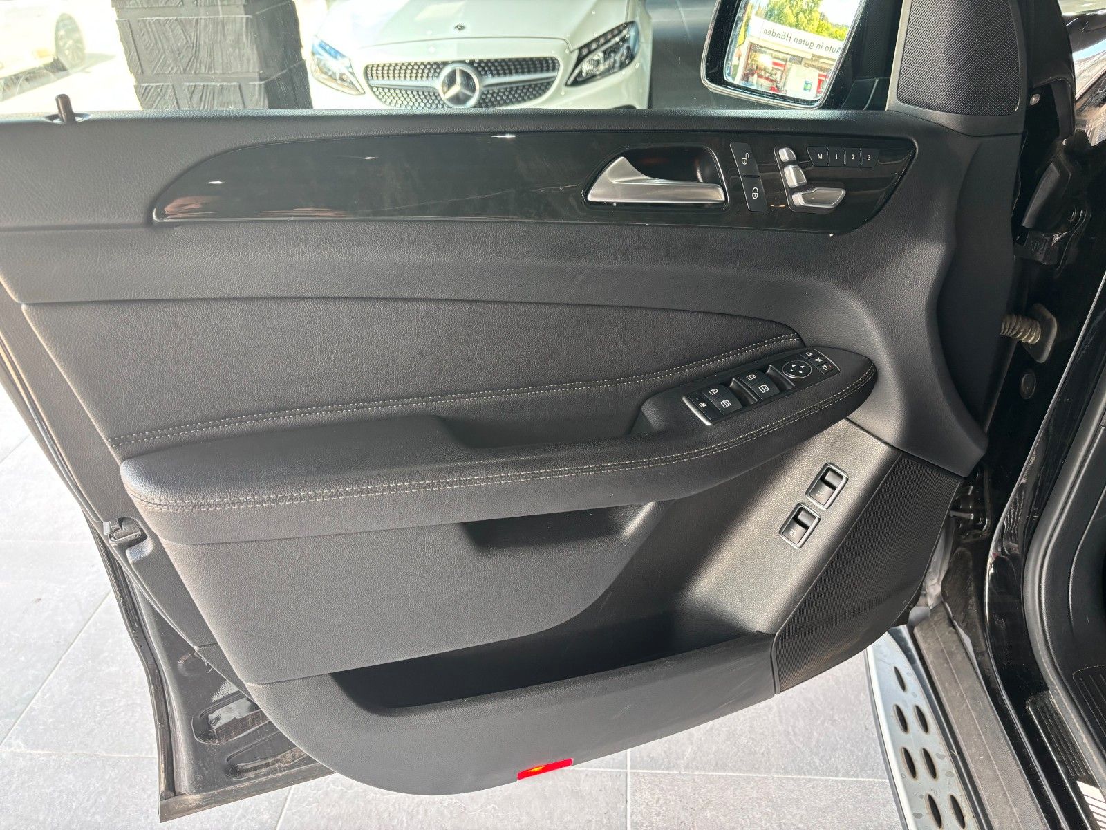 Fahrzeugabbildung Mercedes-Benz GLE 43 AMG 4Matic /PANO/MEMORY/360°/AMBIENTE