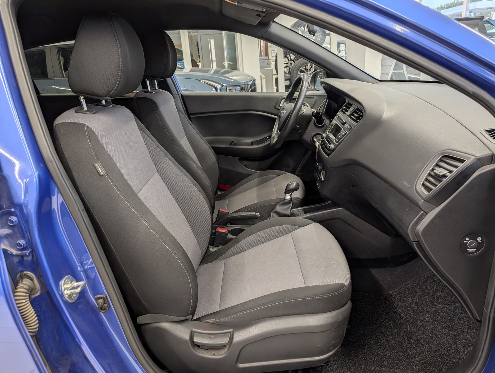 HYUNDAI i20 1.2 Passion Allwetter Klima – Bild 12