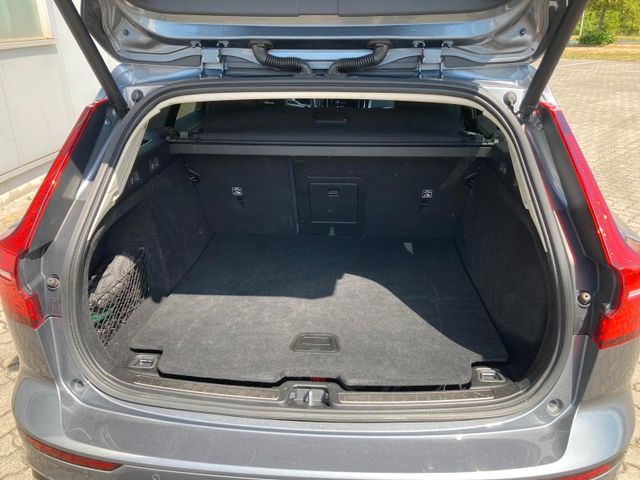 V60 T6 AWD R Design Expression Recharge