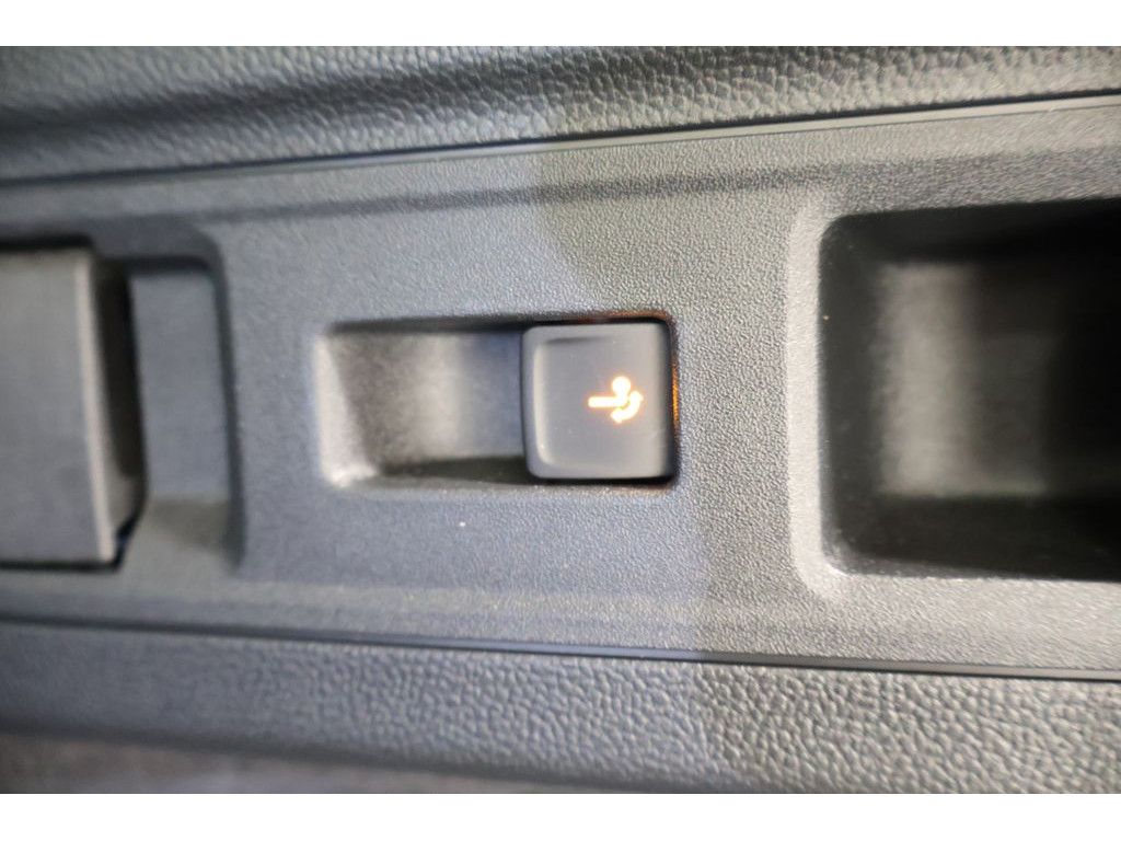 Volkswagen Passat Variant 1.5 eTSI Business DSG Navi Matrix foto 24