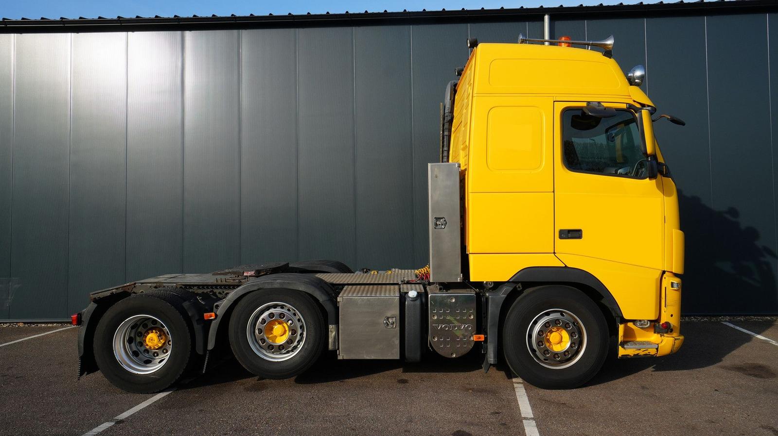 Volvo FH 440 6x2 tractor unit