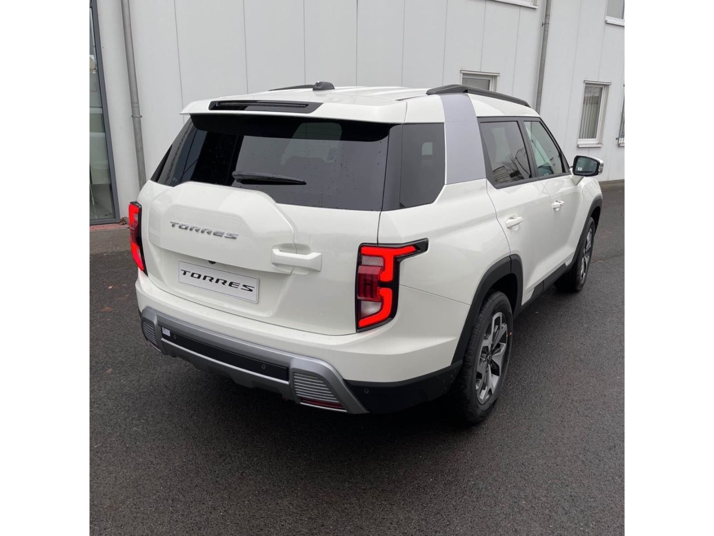 Fahrzeugabbildung Ssangyong Torres Petrol 1.5 2WD 6AT Quartz
