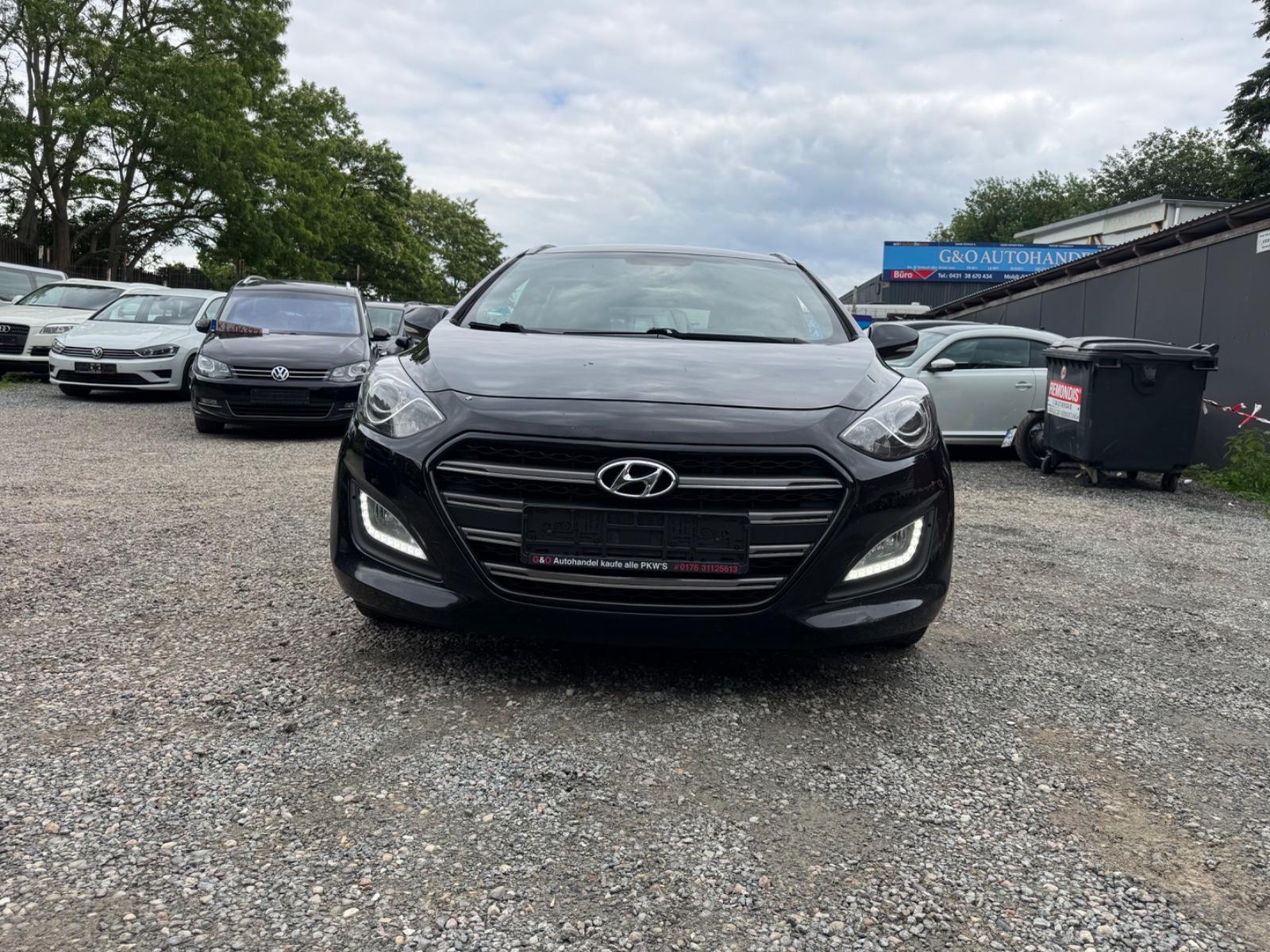 Hyundai i30 blue 1.6 CRDi 81kW Classic*Euro 6*