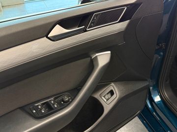 Volkswagen Passat BusinessR.Kamera1.HdCarPlaySHZ V+H