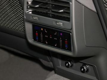 2025 AUDI RSQ8 缩略图 14