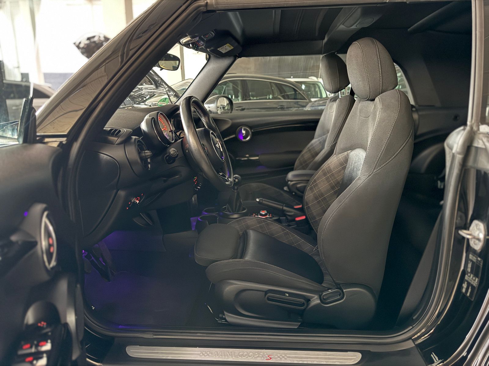 Fahrzeugabbildung MINI Cooper S Cabrio NAVI PROF LED LEDER ASSISTENZ+