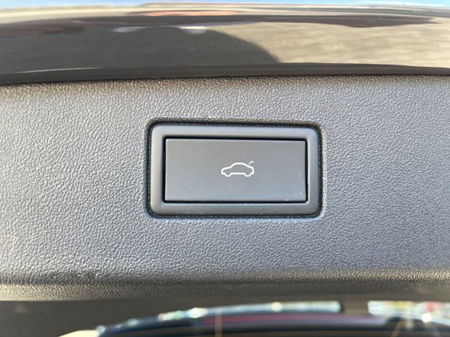 Tiguan Elegance 1.5 eTSI DSG IQ.Light,AHK,Navi