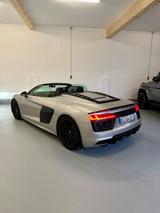 Audi R8 5.2 FSI S tronic quattro Spyder - - silberne Audi R8