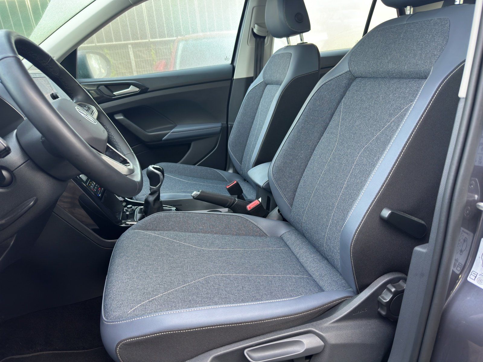 Fahrzeugabbildung Volkswagen T-Cross STYLE 1.0 TSI.AHK.IQ-Light.ACC.Clima.RF-