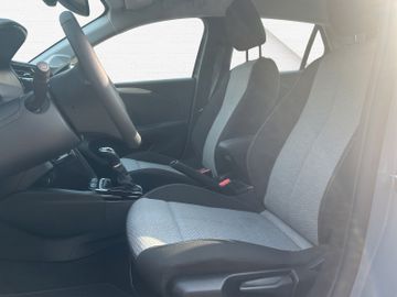 Fotografie des Opel Corsa F Kamera LED Sitzheizung Allwetterreifen