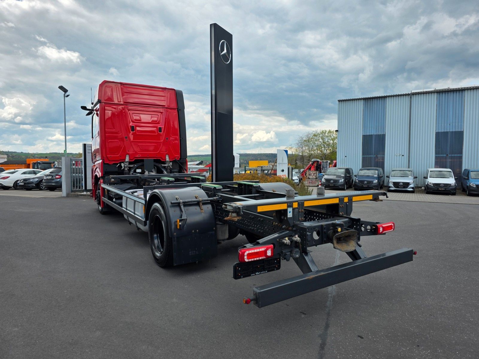 Fahrzeugabbildung Mercedes-Benz Actros 1843 LL BDF Fahrschule S&G 6 Sitze AHK