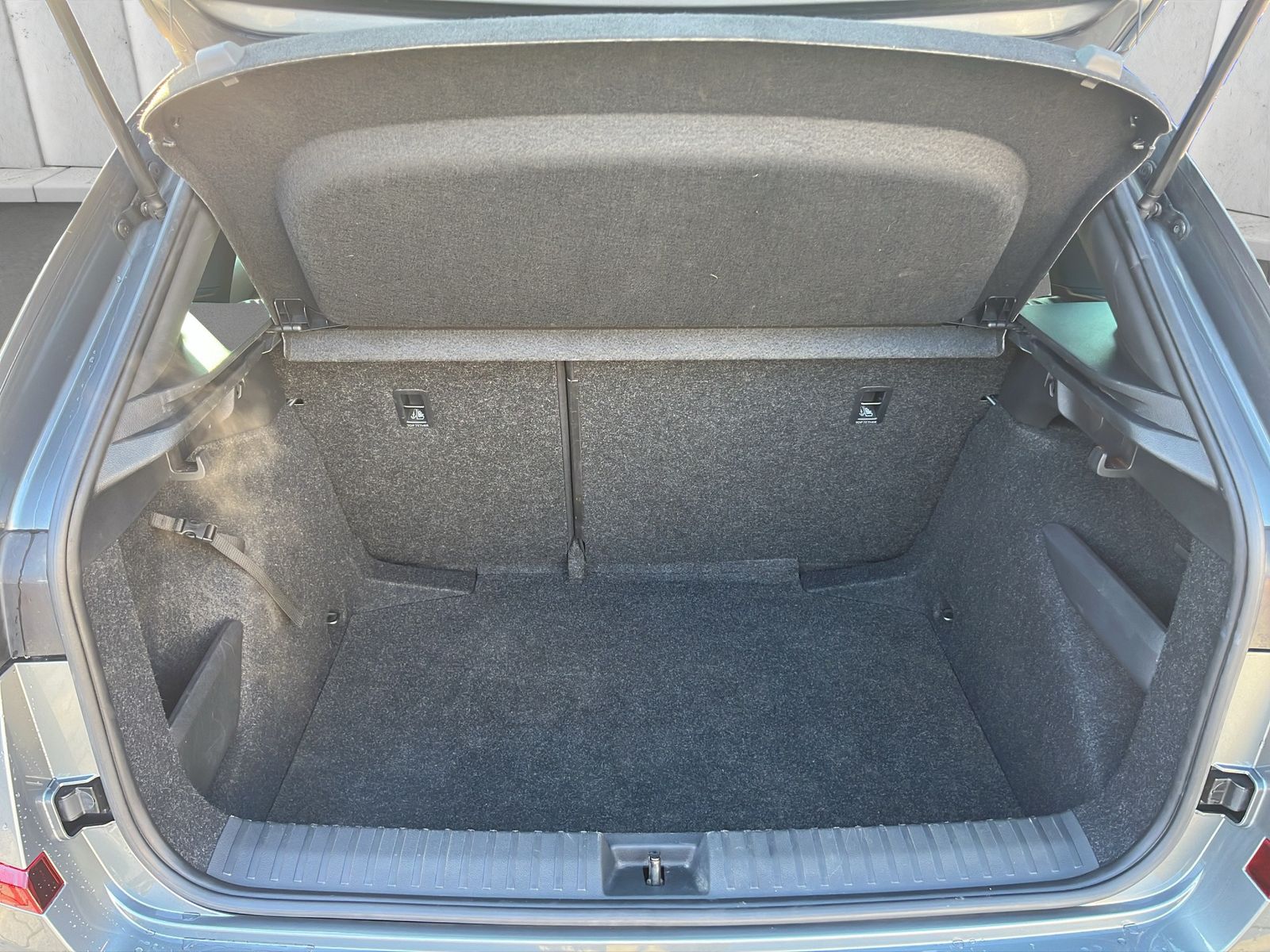 Fahrzeugabbildung SKODA Kamiq DSG*Pano*Vico*Kamera*PDC*Sportdesign*LED**