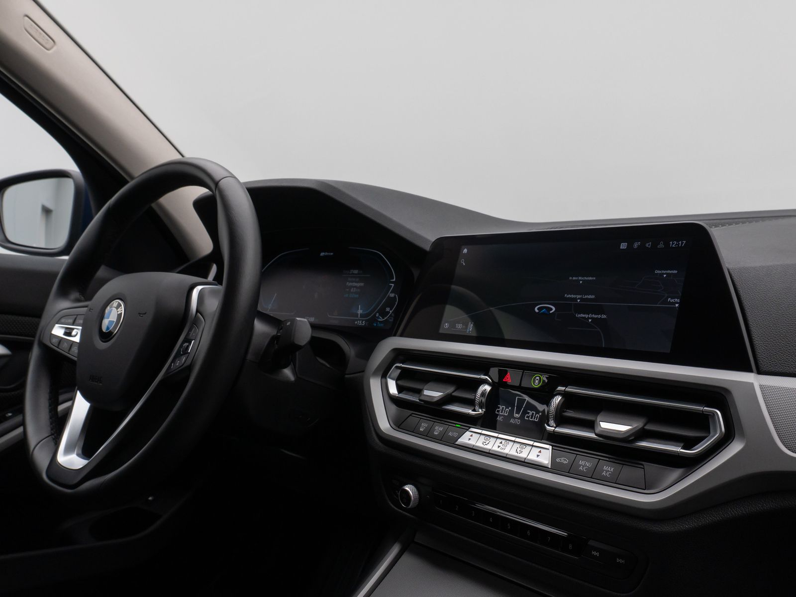 Fahrzeugabbildung BMW 330e  CockPitPro PDC Alarm Geschwindigkeitsreg