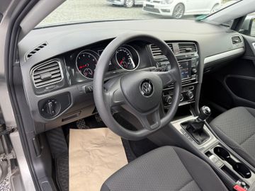 Volkswagen Golf - 8