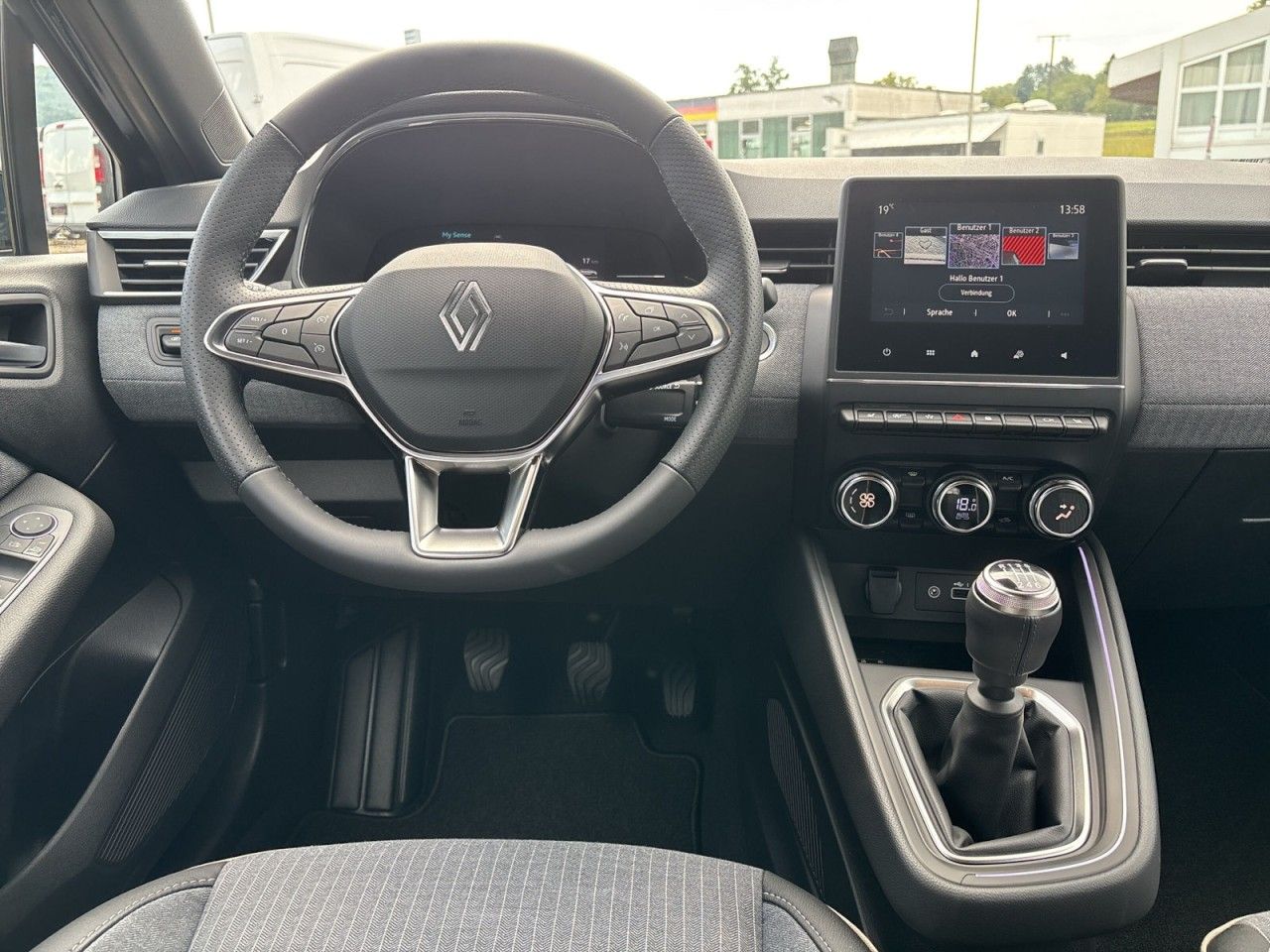 Renault Clio - Bild 14