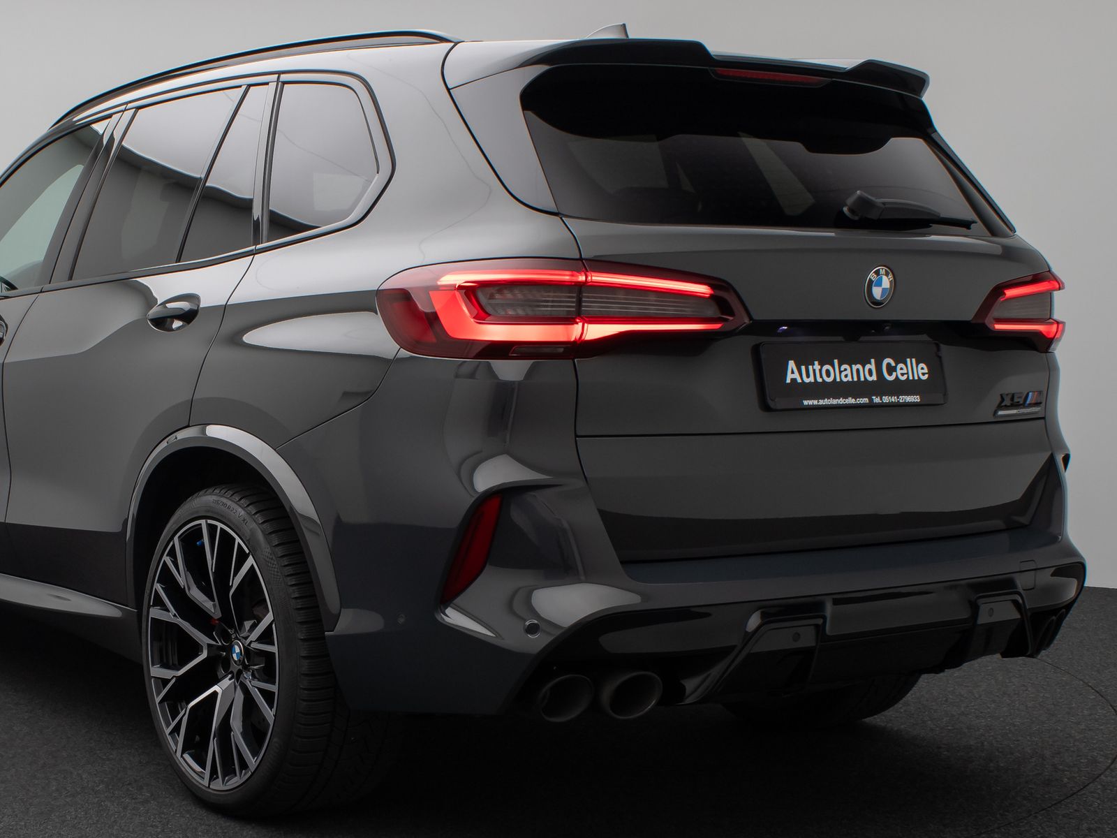 Fahrzeugabbildung BMW X5 M Competition Panorama Laser 360°DAB DisplKey