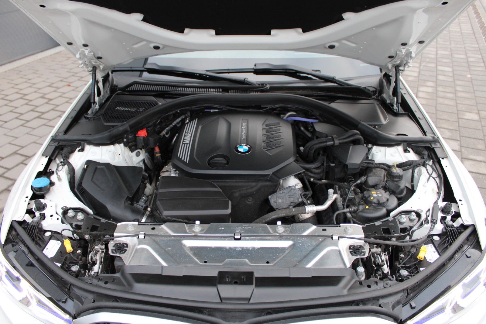 BMW 318d Touring LEDER AHK PDC LED NAVI SHZ foto 10