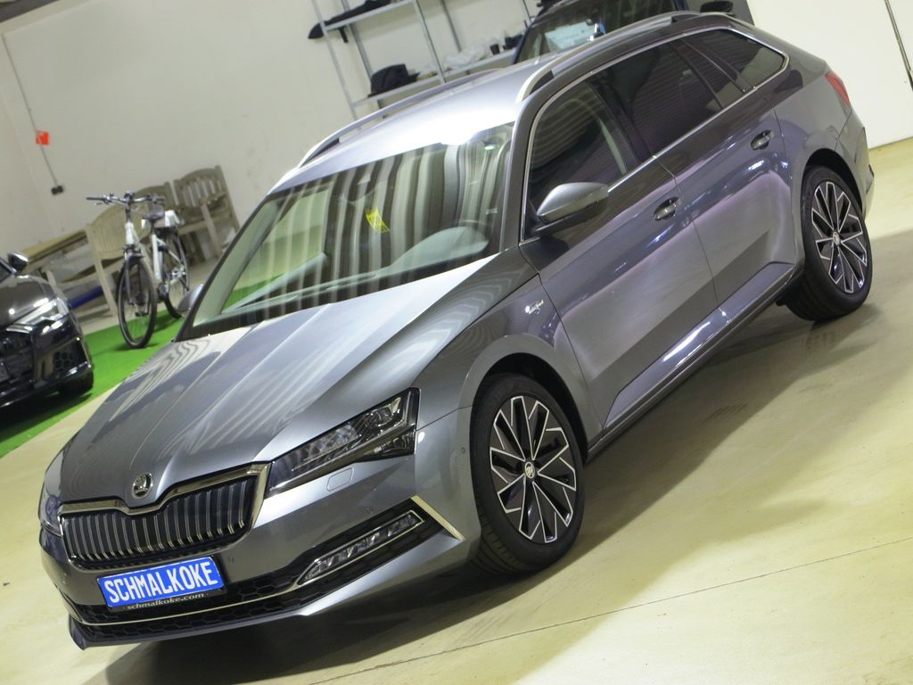 Skoda Superb — fotografia 2