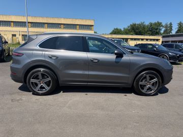 Porsche Cayenne - 4