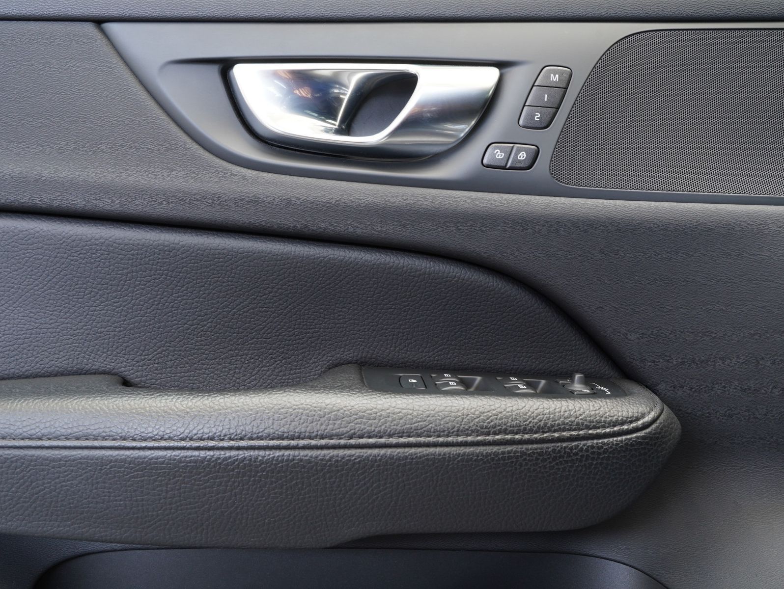 Fahrzeugabbildung Volvo V60 T6 AWD Recharge Plug-In Inscription ACC/AHK