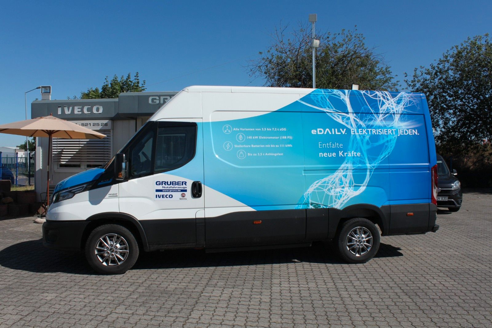 Fahrzeugabbildung Iveco E Daily 38S14E V / 2 Batterien / 74 kWh