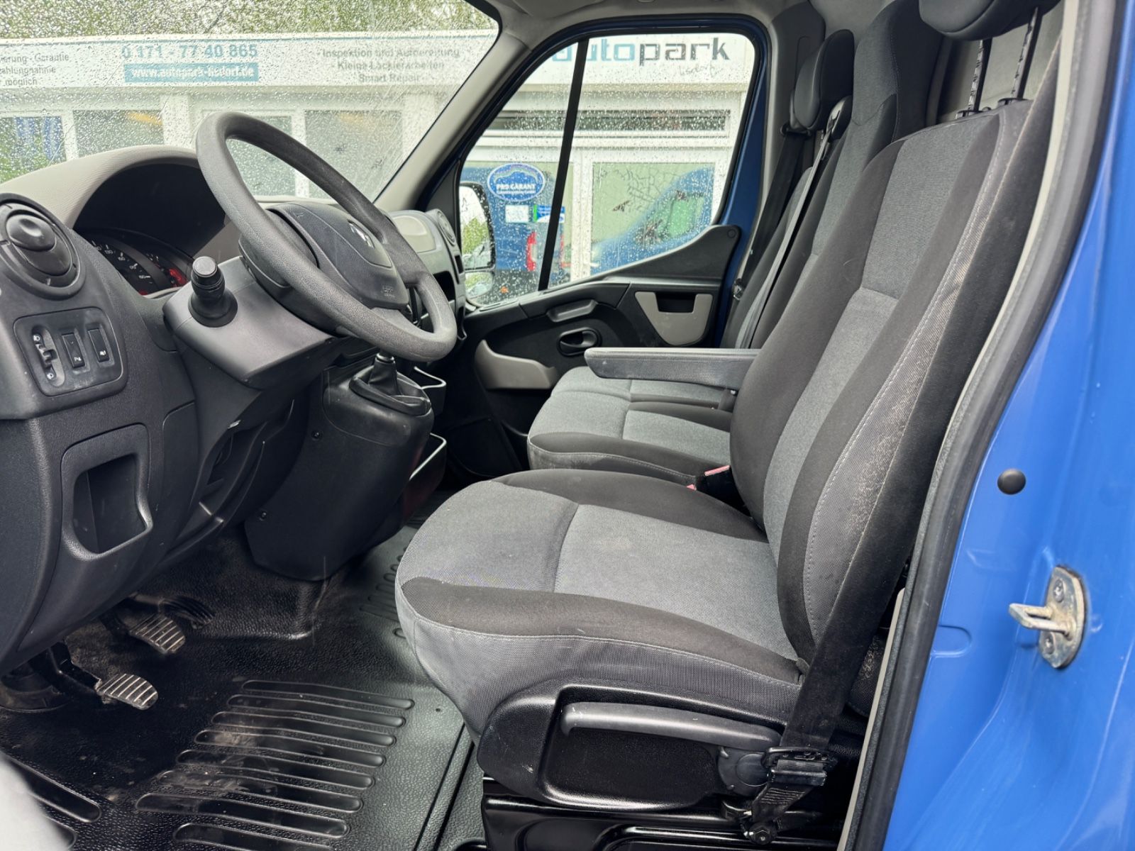 Fahrzeugabbildung Renault Master III Kasten L2H2 HKa 3,3t Klimaanlage